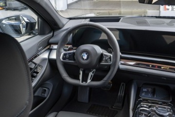 BMW Seria 5 G90-91 Touring 2.0 520d 197KM 2026 BMW 520 xDrive Limuzyna - Dostępny od ręki!, zdjęcie 16