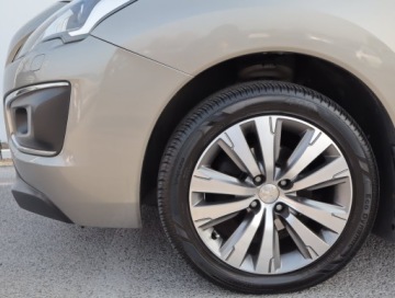 Peugeot 3008 I Crossover Facelifting 1.2 PureTech 130KM 2016 Peugeot 3008 1.2 PureTech, Salon Polska, zdjęcie 14