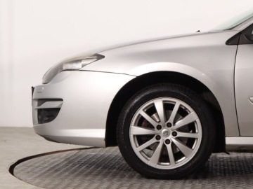 Renault Laguna III Hatchback 2.0 dCi 150KM 2010 Renault Laguna 2.0 dCi, Navi, Xenon, Klima, zdjęcie 14