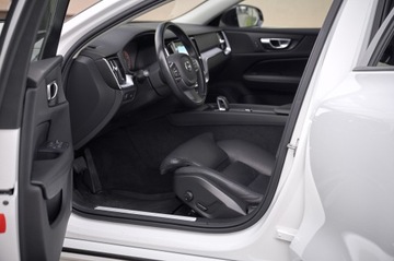 Volvo V60 II  2022 V60 __SUPER PEDANTYCZNY STAN__KUBEŁKOWE FOTELE, zdjęcie 25