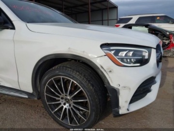 Mercedes GLC C253 2021 Mercedes-Benz GLC 2021 MERCEDES-BENZ GLC 300 4MATIC COUPE 2.0 Benzyna 255KM, zdjęcie 6