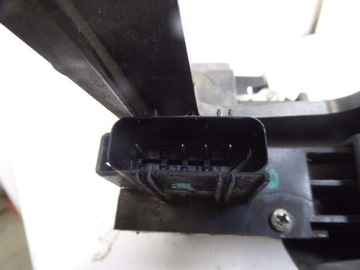 FORD FUSION I FACELIFT 05-12 ZÁMEK DVEŘE ZADNÍ PRAVÝ 4 PIN