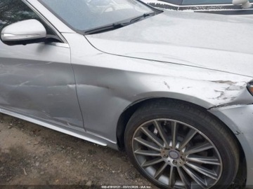 Mercedes Klasa S W222 2017 Mercedes-Benz Klasa S 2017 MERCEDES-BENZ S 550 4.7 Benzyna 448KM, zdjęcie 10