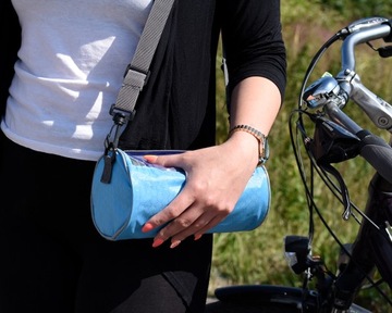 SAKWA TORBA Z PASKIEM NA RAMIĘ DO ROWERU HULAJNOGI MOTOCYKLU NA TELEFON