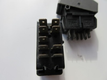 Włącznik świateł awaryjnych Renault Clio I