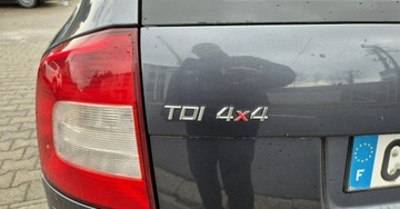 Skoda Octavia II Kombi 1.6 TDI CR DPF 105KM 2011 Skoda Octavia lifting 1.6 TDI 105KM 4x4 Klimatronic 6 biegow Alufelgi 1.6, zdjęcie 14