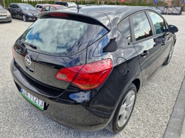 Opel Astra J Hatchback 5d 1.6 Twinport ECOTEC 115KM 2011 Opel Astra Sliczna 1.6 b Doinwestowana Bezwypadkowa Zarejestrowana Gwaranc, zdjęcie 8