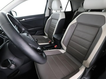 Volkswagen T-Roc I SUV 1.5 TSI ACT 150KM 2018 Volkswagen T-Roc Carat skóra panorama virtual, zdjęcie 12