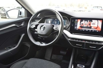 Skoda Octavia IV Kombi 2.0 TDI 150KM 2022 Skoda Octavia 2.0TDI 150KM Style Combi DSG Smartlink Kamera Kessy ACC Ambi, zdjęcie 10