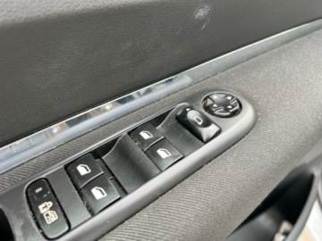 Peugeot 5008 I Minivan 1.6 HDi FAP 110KM 2011 Peugeot 5008 AUTOMAT NAWIGACJA KLIMATYZACJA PARKTRONIC TEMPOMAT HAK GWARA, zdjęcie 12