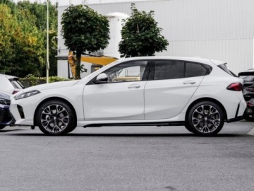 BMW Seria 1 F70 2026 BMW Seria 1 120 Design Hatchback 1.5 (170 KM) 2026, zdjęcie 1