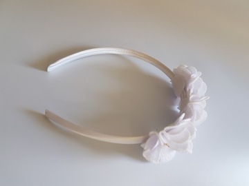 OPASKA KWIATY BIAŁA ROZMIAR UNIWERSALNY