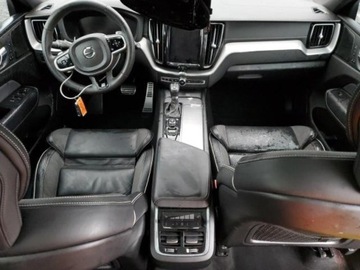 Volvo XC60 II Crossover T5 250KM 2020 Volvo XC 60 2020 Volvo XC60 T5 R-Design 2.0 Benzyna 250KM, zdjęcie 8