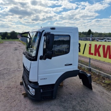 КАБИНА MERCEDES ATEGO СО СТУПЕНЯМИ ДЛЯ ОБОРУДОВАНИЯ