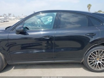 Porsche Cayenne III 2022 Porsche Cayenne Coupe Platinum Edition 2022 3.0l 3.0 Benzyna 335KM, zdjęcie 2