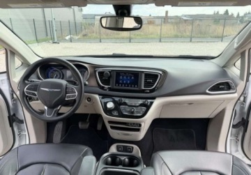 Chrysler Voyager V 2020 Chrysler Voyager 3.6 BENZ 291 KM 2020r 117.000 km Warszawa 3.6 291KM, zdjęcie 6