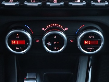 Alfa Romeo Giulietta Nuova II Hatchback 5d 1.4 TB 16v Mair 170KM 2011 Alfa Romeo Giulietta 1.4 T MultiAir, Salon Polska, zdjęcie 14