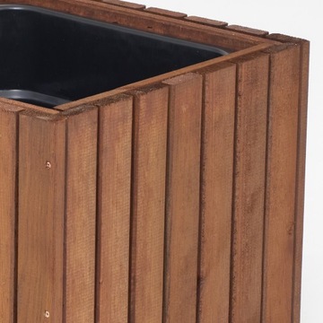 Большой, высокий садовый горшок с вставкой, терраса, балкон, рейки.