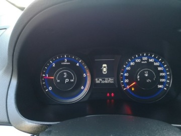 Hyundai i40 Kombi 1.7 CRDi HIGH 136KM 2015 Hyundai i40 1.7 CRDI 136KM Klima Tempomat Parktron, zdjęcie 12