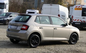 Skoda Fabia III Hatchback Facelifting 1.0 MPI 75KM 2018 Skoda Fabia MPI Bezwypadkowy Jak Nowy Benzyna 75KM, zdjęcie 10