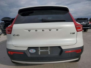 Volvo XC40 2022 Volvo XC 40 Volvo XC40 T5 AWD Momentum z 2022 roku , od firmy ubezpieczeni, zdjęcie 6