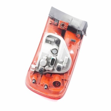 AUDI A4 B8 KOMBI SVĚTLO LEVÝ ZADNÍ 8K9945095