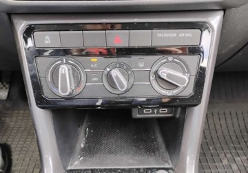 Volkswagen T-Cross SUV 1.0 TSI 110KM 2022 Volkswagen T-Cross I rej 03.2023r, 1.0 TSI. Uszkodzony lewy bok. Poobijany, zdjęcie 16