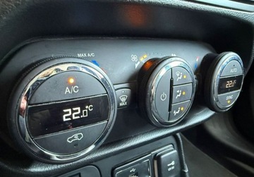 Jeep Renegade SUV 1.4 MultiAir 140KM 2015 Jeep Renegade 1.4 Benzyna 140KM, zdjęcie 15