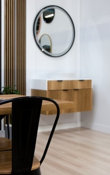 Круглое черное зеркало со светодиодной подсветкой 55 см, пескоструйной обработкой и выключателем.