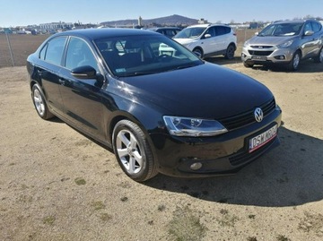 Volkswagen Jetta VI Sedan 1.6 TDI CR DPF 105KM 2011 Volkswagen Jetta 1.6 105 km klima, elektryka, zdjęcie 1