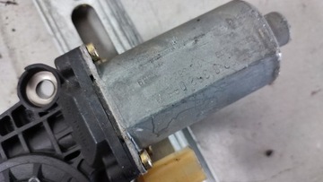 ZVEDÁK OKNO ELELKTRICKÝ PRAVÝ ZADNÍ BMW E36