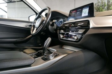BMW Seria 5 G30-G31 Limuzyna 520d 190KM 2017 BMW Seria 5 2.0D 190KM Bezwyp. 100 ASO, Oryginalne powloki i szyby, Head-U, zdjęcie 25