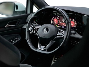 Volkswagen Golf VII Hatchback 5d Facelifting 1.5 TSI ACT 150KM 2020 Volkswagen Golf Volkswagen Golf VIII 1.5 eTSI 150KM DSG R-Line LED Kamer, zdjęcie 20