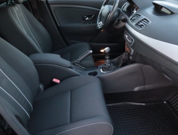 Renault Megane III Grandtour Facelifting 2013 1.6 16V 110KM 2013 Renault Megane 1.6 16V, Salon Polska, Serwis ASO, zdjęcie 8