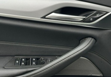 BMW Seria 5 G30-G31 Touring Facelifting 2.0 520d 190KM 2022 BMW Seria 5 xDrive Skora Automat Navi Kamera Head Up FV23 2.0, zdjęcie 37