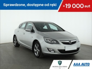 Opel Astra J Hatchback 5d 1.6 Turbo ECOTEC 180KM 2012 Opel Astra 1.6 T, Salon Polska, Serwis ASO, Navi