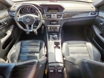 Mercedes Klasa E W212 2014 Mercedes-Benz Klasa E 63 AMG-S 2014 5.5l 5.5 Benzyna 577KM, zdjęcie 8