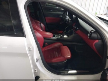 Alfa Romeo Giulia II Sedan Facelifting 2.0 Turbo 280KM 2020 Alfa Romeo Giulia Ti Sport 2020 2.0 Benzyna 280KM, zdjęcie 9