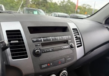 Mitsubishi Outlander II 2.4 MIVEC 170KM 2009 Mitsubishi Outlander Mitsubishi Outlander 2.4 Intense 2.4 Benzyna 170KM, zdjęcie 32