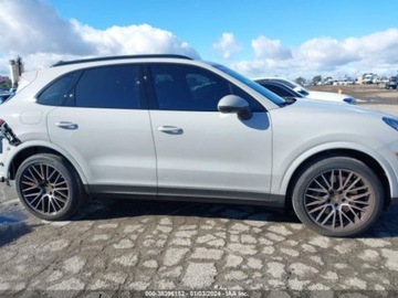 Porsche Cayenne III 2023 Porsche Cayenne Platinum Edition, 2023r., 4x4,..., zdjęcie 2