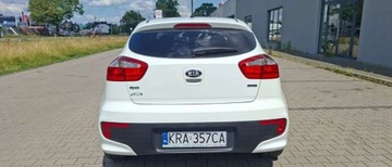 Kia Rio III Hatchback 5d Facelifting 1.1 WGT 75KM 2015 Kia Rio Kia Rio 1.1 CRDI Attract 1.1 Diesel 75KM, zdjęcie 4