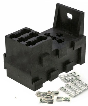 GNIAZDO PODSTAWA PRZEKAŹNIKA 12V 40A OBUDOWA BEZPIECZNIKA x3 UNIVAL