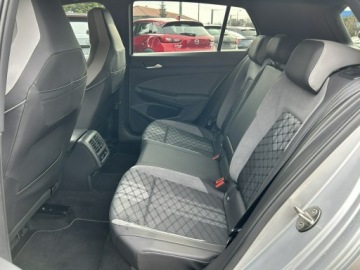 Volkswagen Golf VIII Variant 1.5 eTSI 150KM 2021 Volkswagen Golf 1.5 TSi DSG R-Line, zdjęcie 18