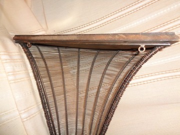 Настенная консоль