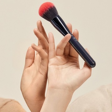 Duży Pędzel gruby do pudru sypkiego ROZŚWIETLACZA gęste włosie SAY MakeUp