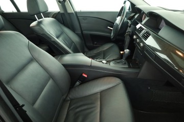 BMW Seria 5 E60 Touring 545 i 333KM 2004 BMW 5 545i, Automat, Skóra, Navi, Xenon, Bi-Xenon, zdjęcie 6