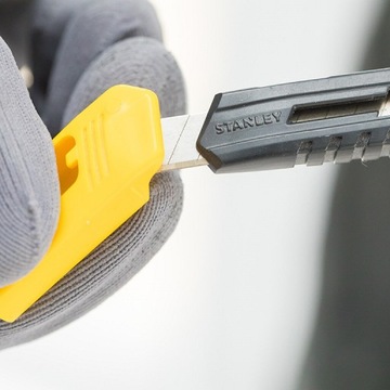 Stanley 10-151 ПЛАСТИКОВОЕ ЛЕЗВИЕ НОЖА 18 ММ