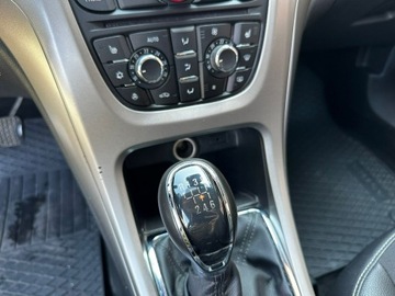 Opel Astra J Hatchback 5d 1.4 Turbo ECOTEC 140KM 2012 Opel Astra 1.4-140KM Nowy silnik świeżo, zdjęcie 18