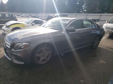 Mercedes Klasa E W213 2018 Mercedes-Benz Klasa E 2018 MERCEDES-BENZ E 300 4MATIC 2.0 Benzyna 242KM, zdjęcie 1