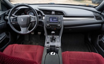 Honda Civic X Hatchback 5d 1.5 VTEC Turbo 182KM 2017 Honda Civic Honda Civic X 1.5 i-VTEC 182KM 1.5 Benzyna 182KM, zdjęcie 9